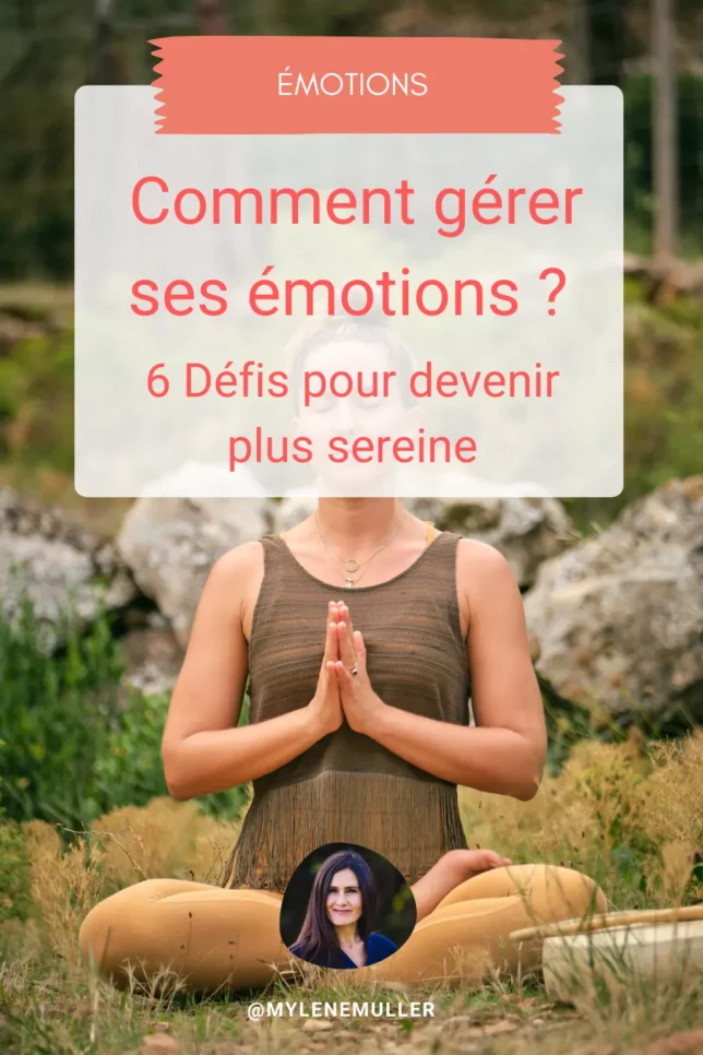 Une femme médite en position du lotus, les mains jointes et les yeux fermés. Elle médite pour gérer ses émotions