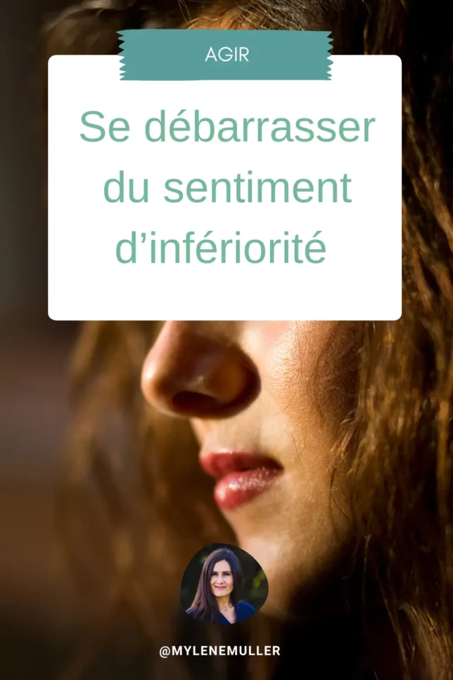 Plan rapproché sur un visage de femme songeuse, image article sur sentiment infériorité et manière de le dépasser