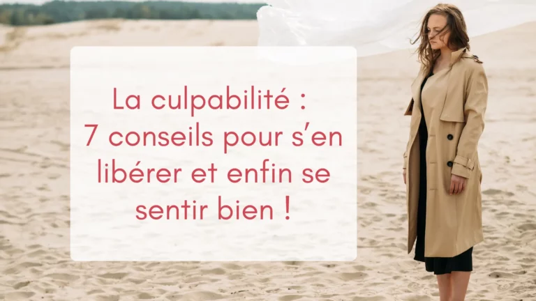 Une femme l'air triste sur une plage au ciel gris, un voile blanc s'envole derrière elle. Illustration du sentiment de culpabilité.