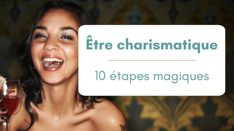 Dans un bar lounge, une femme en tenue de soirée rit aux éclats, elle tient une boisson entre ses mains. Bannière pour article "Être charismatique, 10 étapes magiques"